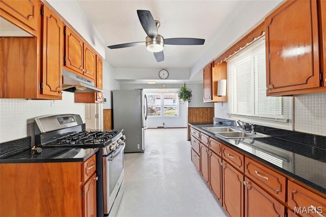 10129 Ventura Drive, St Louis, MO 63136