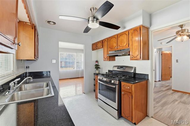 10129 Ventura Drive, St Louis, MO 63136