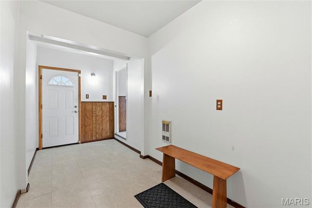 10129 Ventura Drive, St Louis, MO 63136