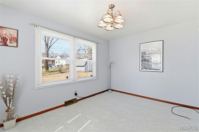 10129 Ventura Drive, St Louis, MO 63136