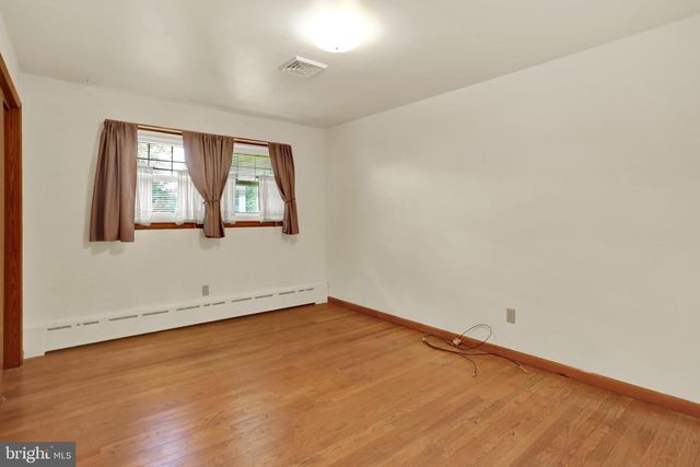 211 E RACE ST, Fleetwood, PA 19522