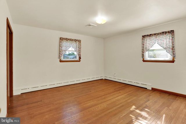 211 E RACE ST, Fleetwood, PA 19522
