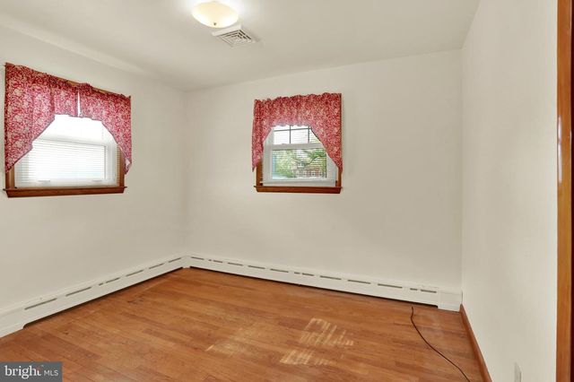 211 E RACE ST, Fleetwood, PA 19522