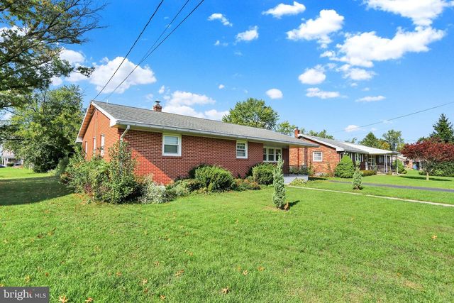 211 E RACE ST, Fleetwood, PA 19522