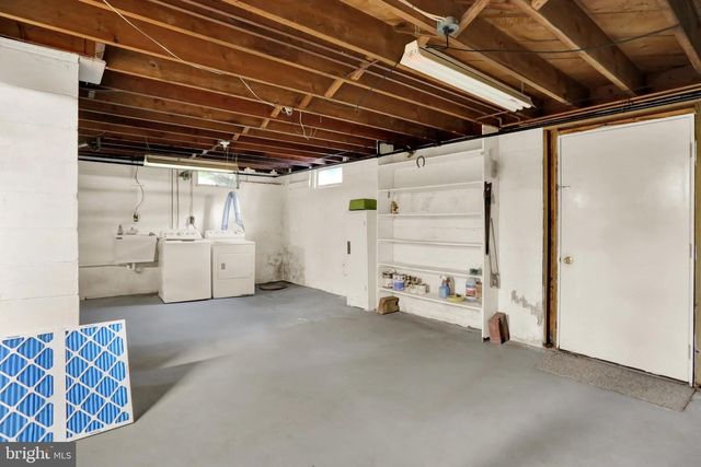 211 E RACE ST, Fleetwood, PA 19522