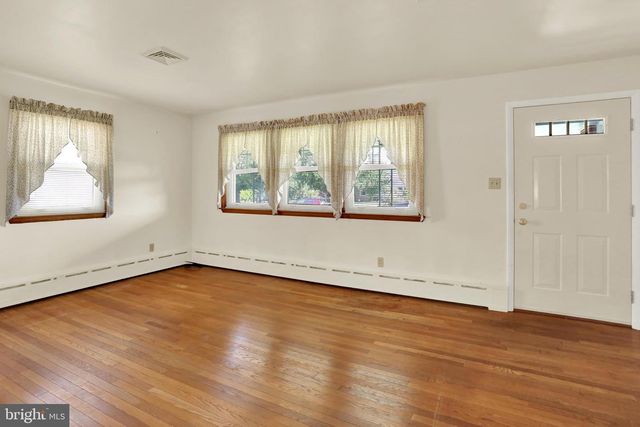 211 E RACE ST, Fleetwood, PA 19522