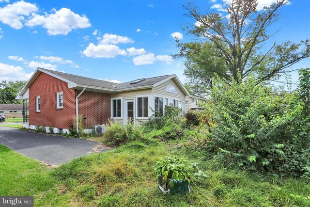 211 E RACE ST, Fleetwood, PA 19522