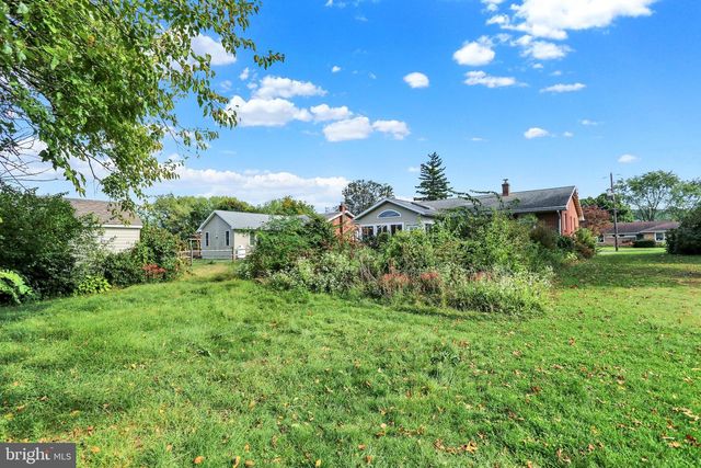 211 E RACE ST, Fleetwood, PA 19522