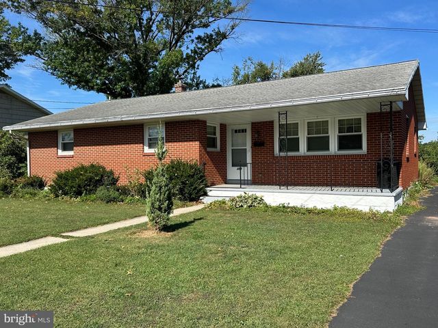 211 E RACE ST, Fleetwood, PA 19522