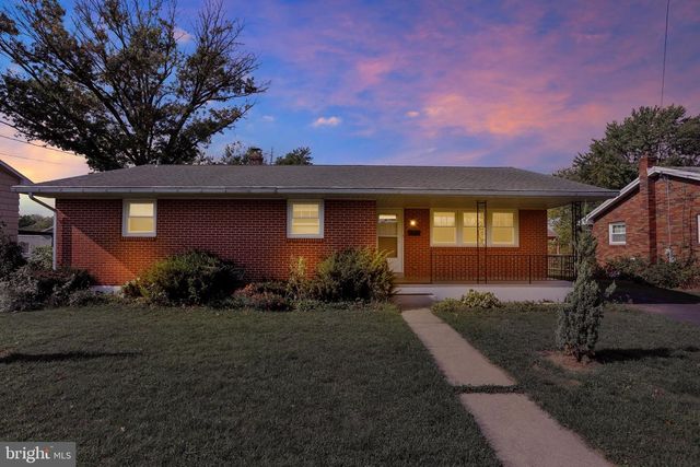211 E RACE ST, Fleetwood, PA 19522