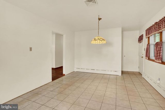 211 E RACE ST, Fleetwood, PA 19522