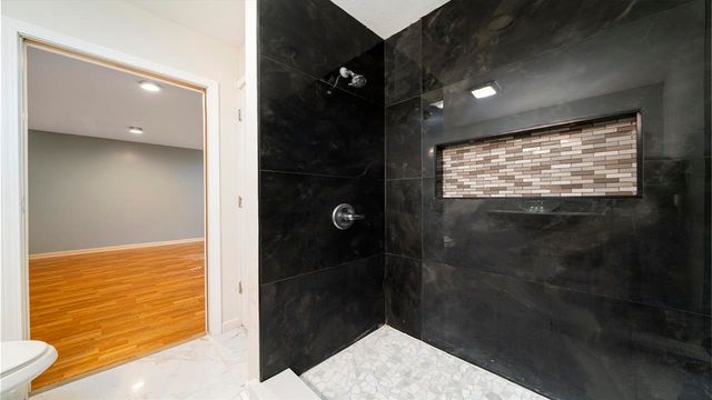 1611 Jackson Street, Rockford, IL 61107