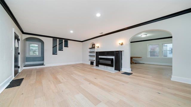 1611 Jackson Street, Rockford, IL 61107