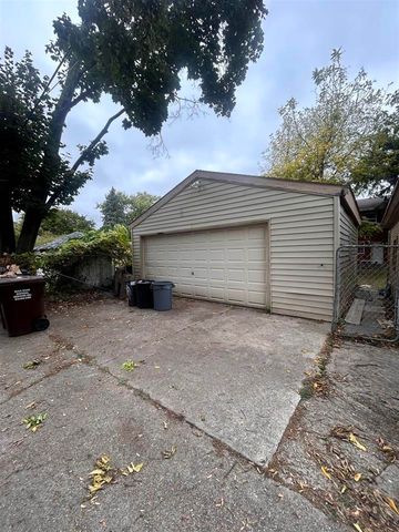 1611 Jackson Street, Rockford, IL 61107