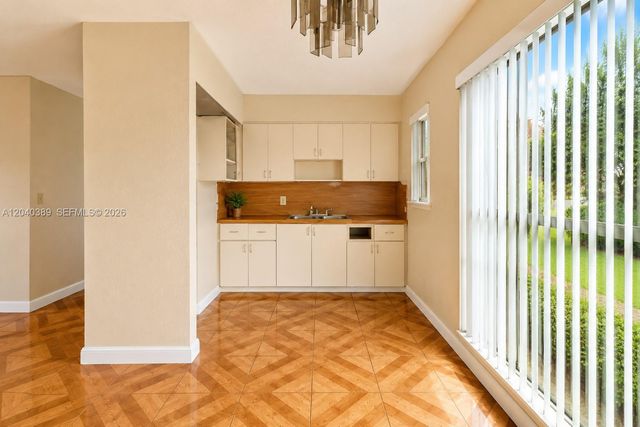 2950 NW 173rd Ter, Miami Gardens, FL 33056