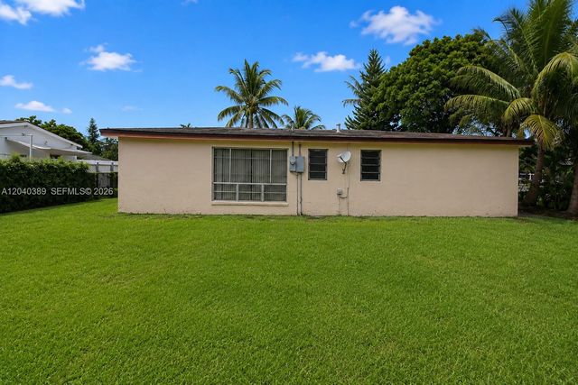 2950 NW 173rd Ter, Miami Gardens, FL 33056