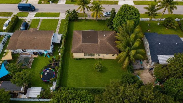 2950 NW 173rd Ter, Miami Gardens, FL 33056