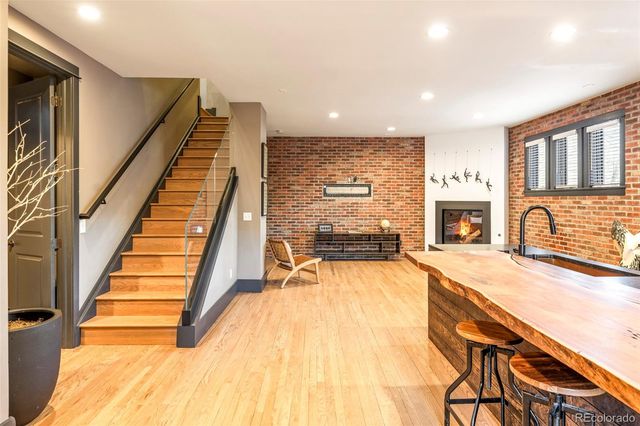 943 N Clarkson Street, Denver, CO 80218