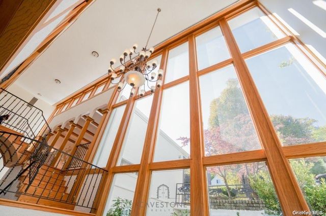 337 Howard Avenue, Staten Island, NY 10301