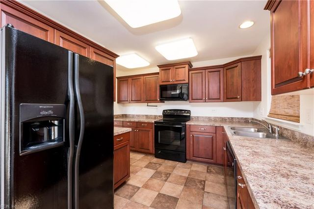 8122 Lee Hall AVE, Suffolk, VA 23435