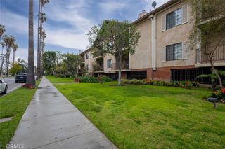 17522 Sherman Way 202, Van Nuys, CA 91406