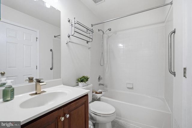 42813 FLANNIGAN TER, Chantilly, VA 20152