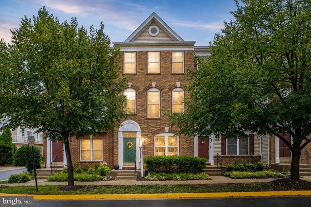 42813 FLANNIGAN TER, Chantilly, VA 20152