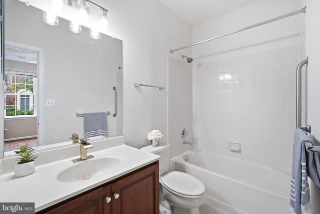 42813 FLANNIGAN TER, Chantilly, VA 20152