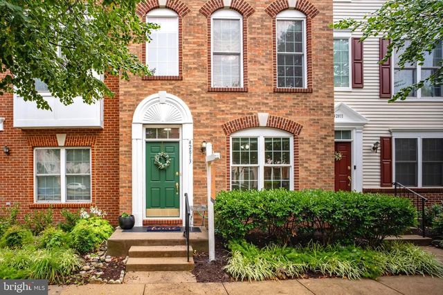 42813 FLANNIGAN TER, Chantilly, VA 20152