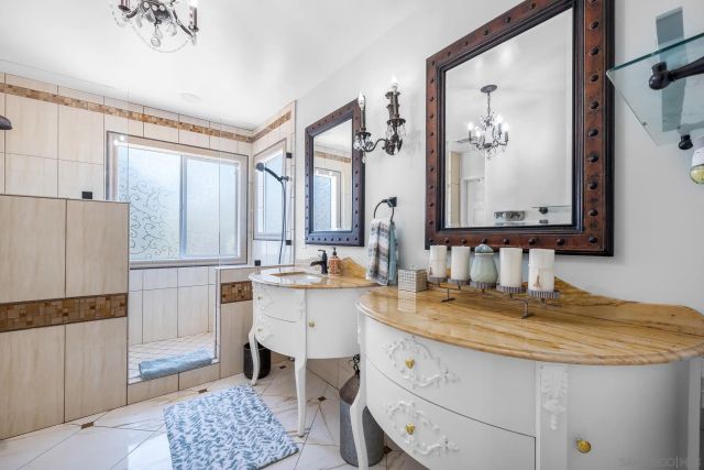 523 Hatherly St, Vista, CA 92083