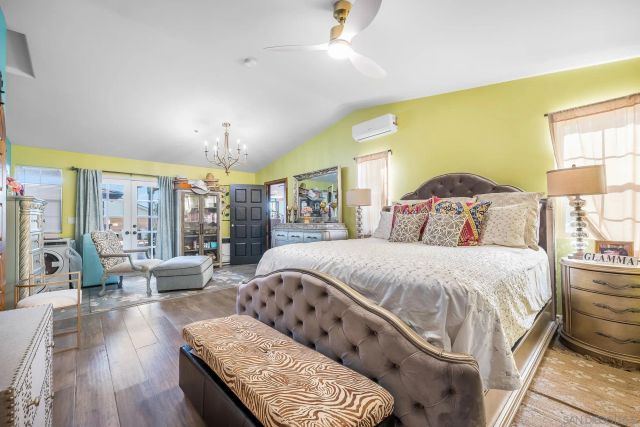 523 Hatherly St, Vista, CA 92083