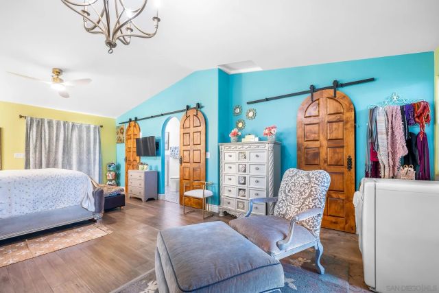 523 Hatherly St, Vista, CA 92083