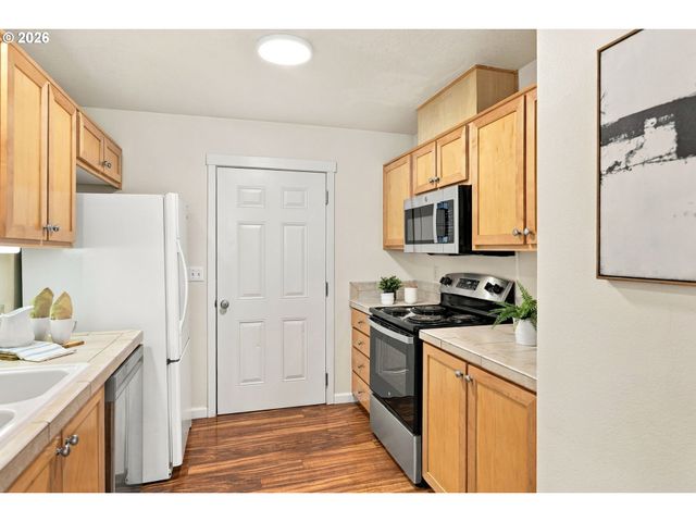 1831 Ne 101ST Ave 102, Hillsboro, OR 97006