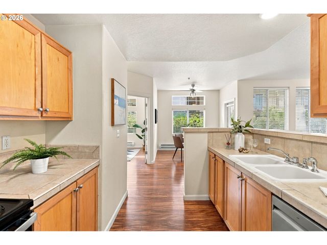 1831 Ne 101ST Ave 102, Hillsboro, OR 97006