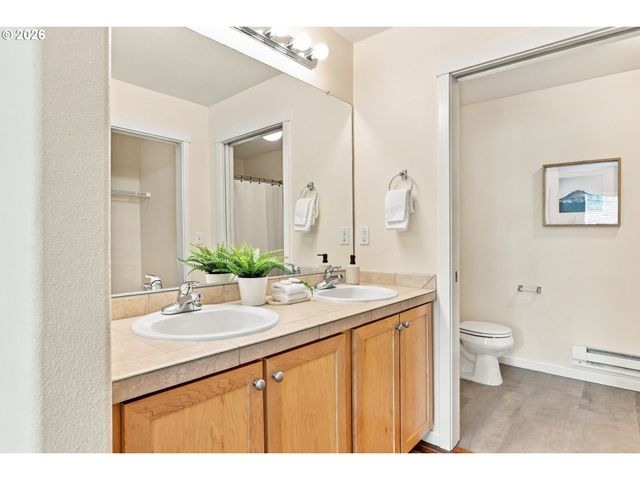 1831 Ne 101ST Ave 102, Hillsboro, OR 97006