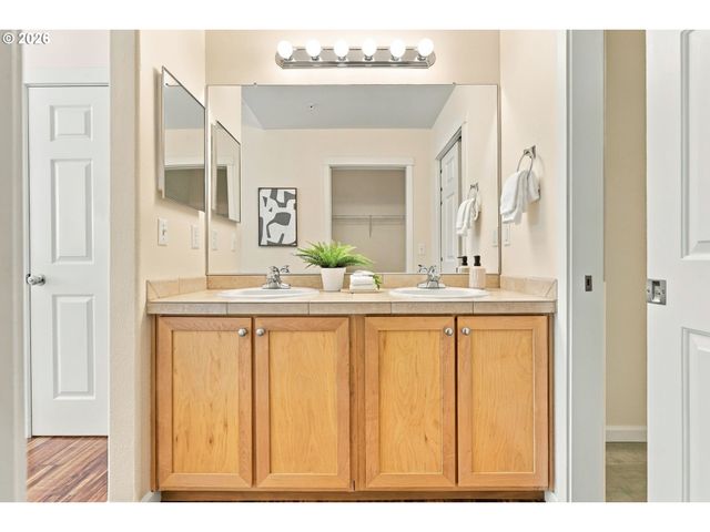 1831 Ne 101ST Ave 102, Hillsboro, OR 97006
