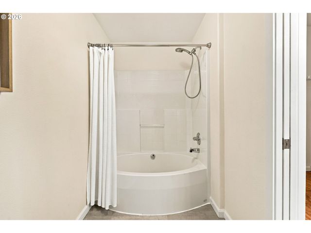 1831 Ne 101ST Ave 102, Hillsboro, OR 97006
