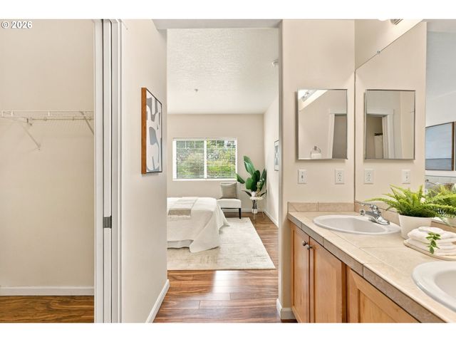 1831 Ne 101ST Ave 102, Hillsboro, OR 97006