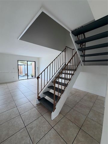 857 W 41st St 58, Hialeah, FL 33012