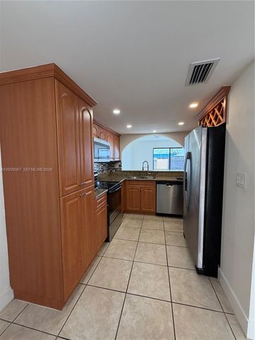 857 W 41st St 58, Hialeah, FL 33012