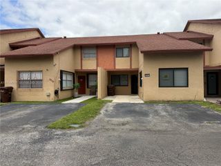 857 W 41st St 58, Hialeah, FL 33012