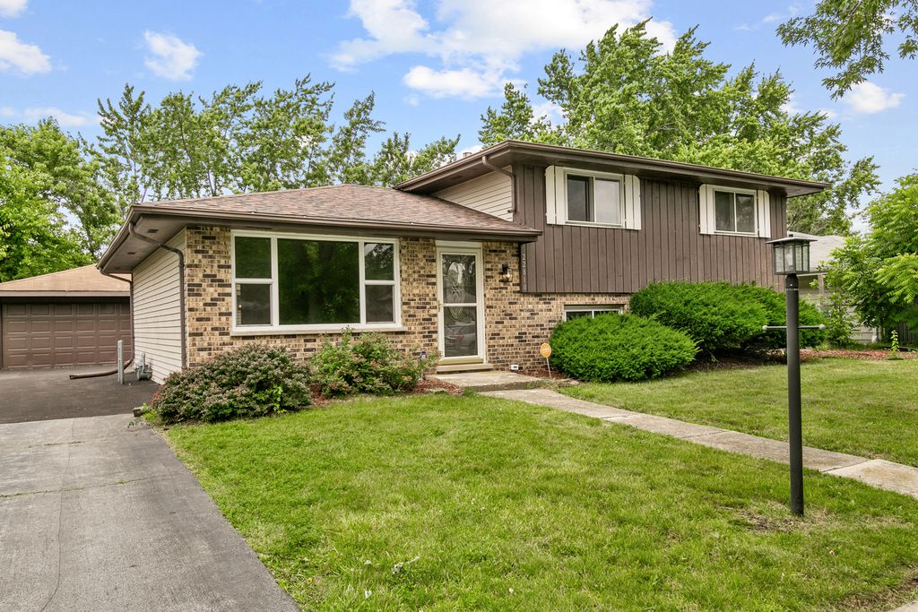 22810 East Drive, Richton Park, IL 60471