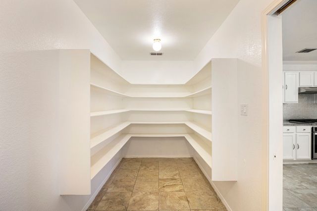 4800 Sleepy Ridge Circle, Fort Worth, TX 76133