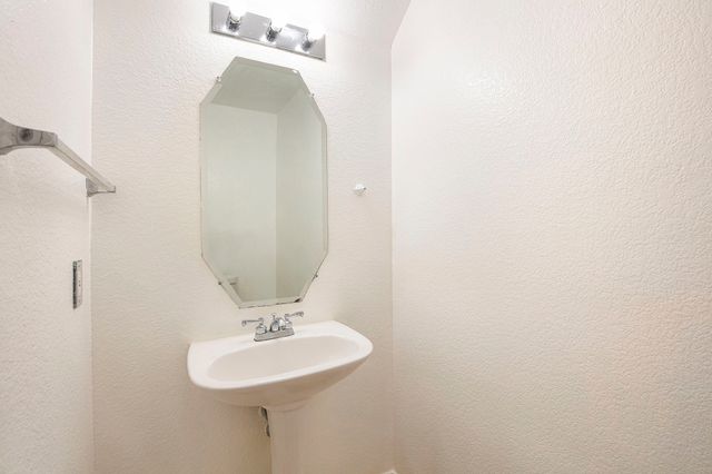 4800 Sleepy Ridge Circle, Fort Worth, TX 76133