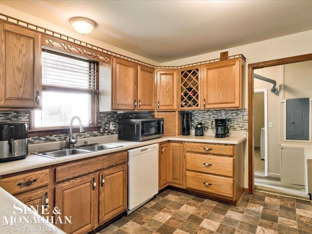 7205 Dogwood Avenue, Lexington, MI 48450