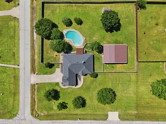 2900 Aston Meadows Drive, Haslet, TX 76052