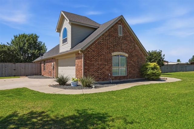 2900 Aston Meadows Drive, Haslet, TX 76052