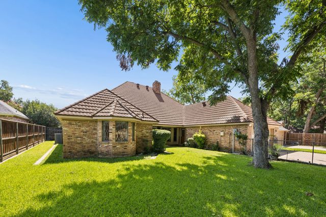 1913 Pecan Ridge Drive, Rowlett, TX 75088