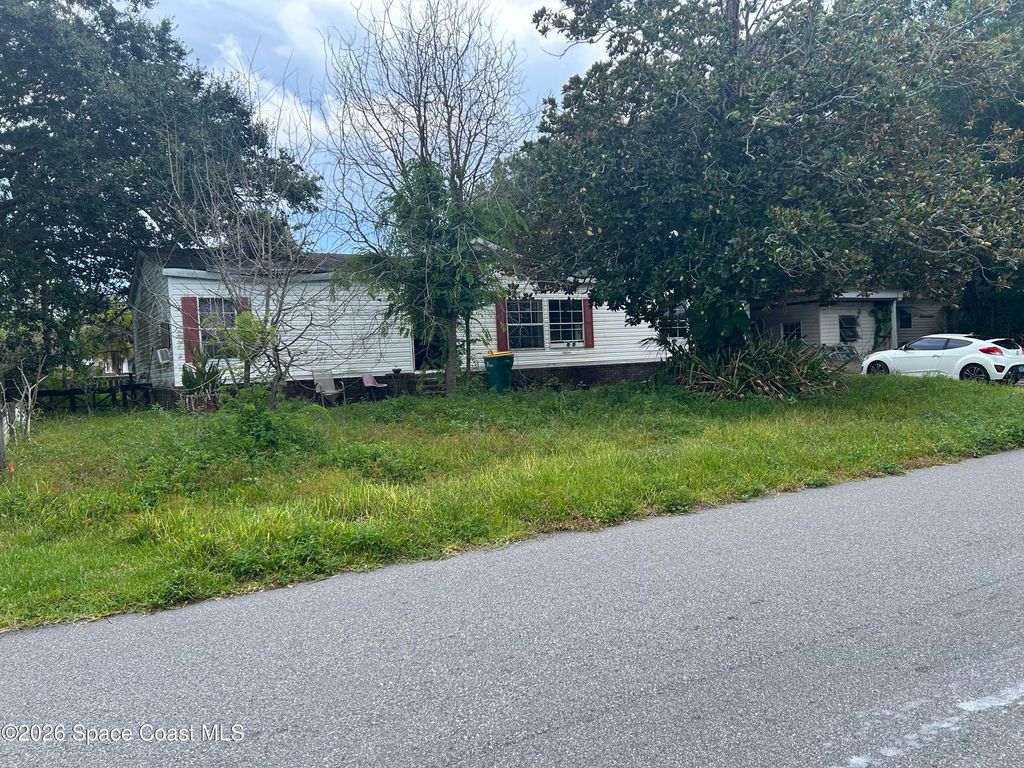 11 Emerald Street, Melbourne, FL 32904