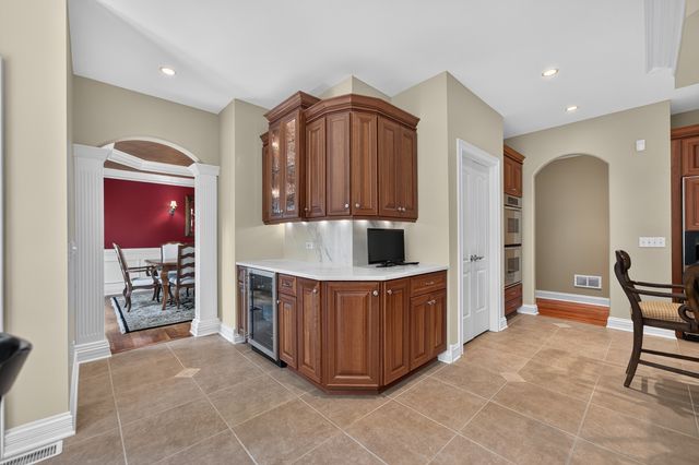 770 Reserve Court, South Elgin, IL 60177